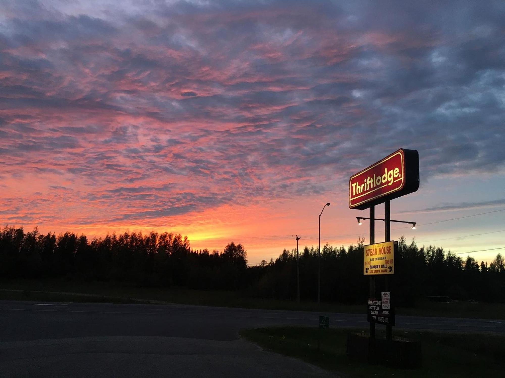 Travel Inn Cochrane Exterior photo